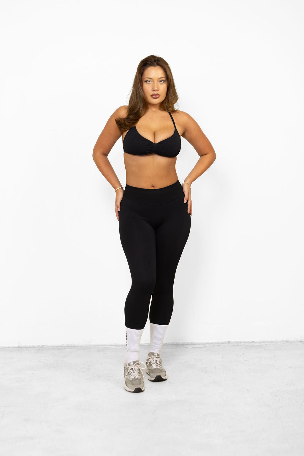 Contour Minimal Crop - Black