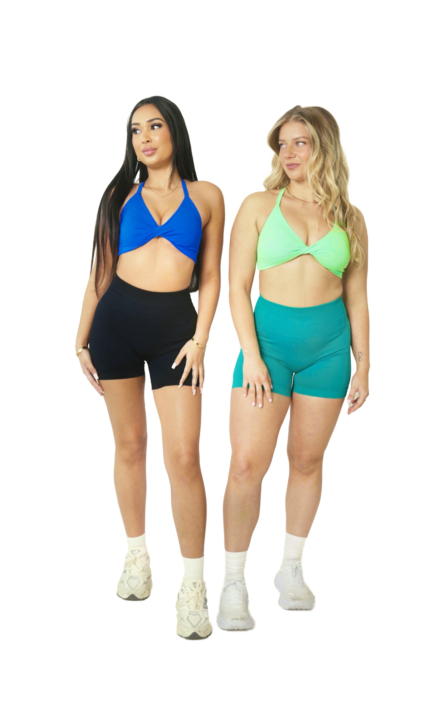 SEAMLESS SCRUNCH SHORTS - BLACK