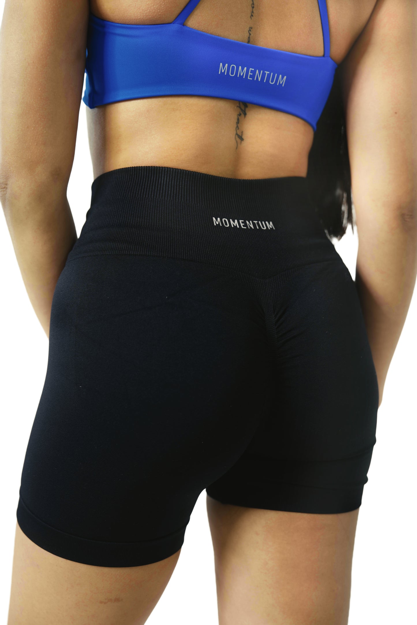 SEAMLESS SCRUNCH SHORTS - BLACK