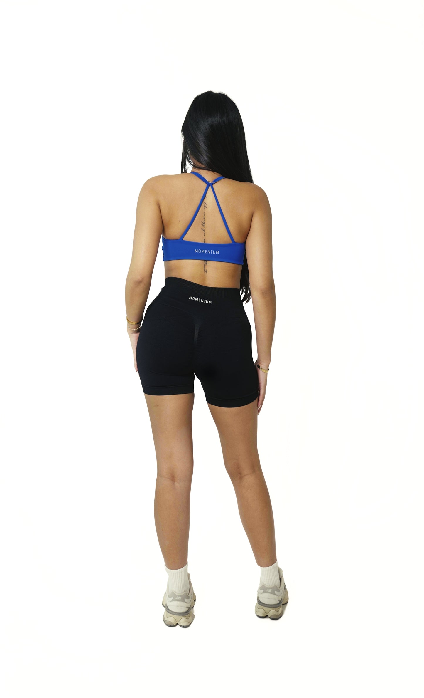 SEAMLESS SCRUNCH SHORTS - BLACK