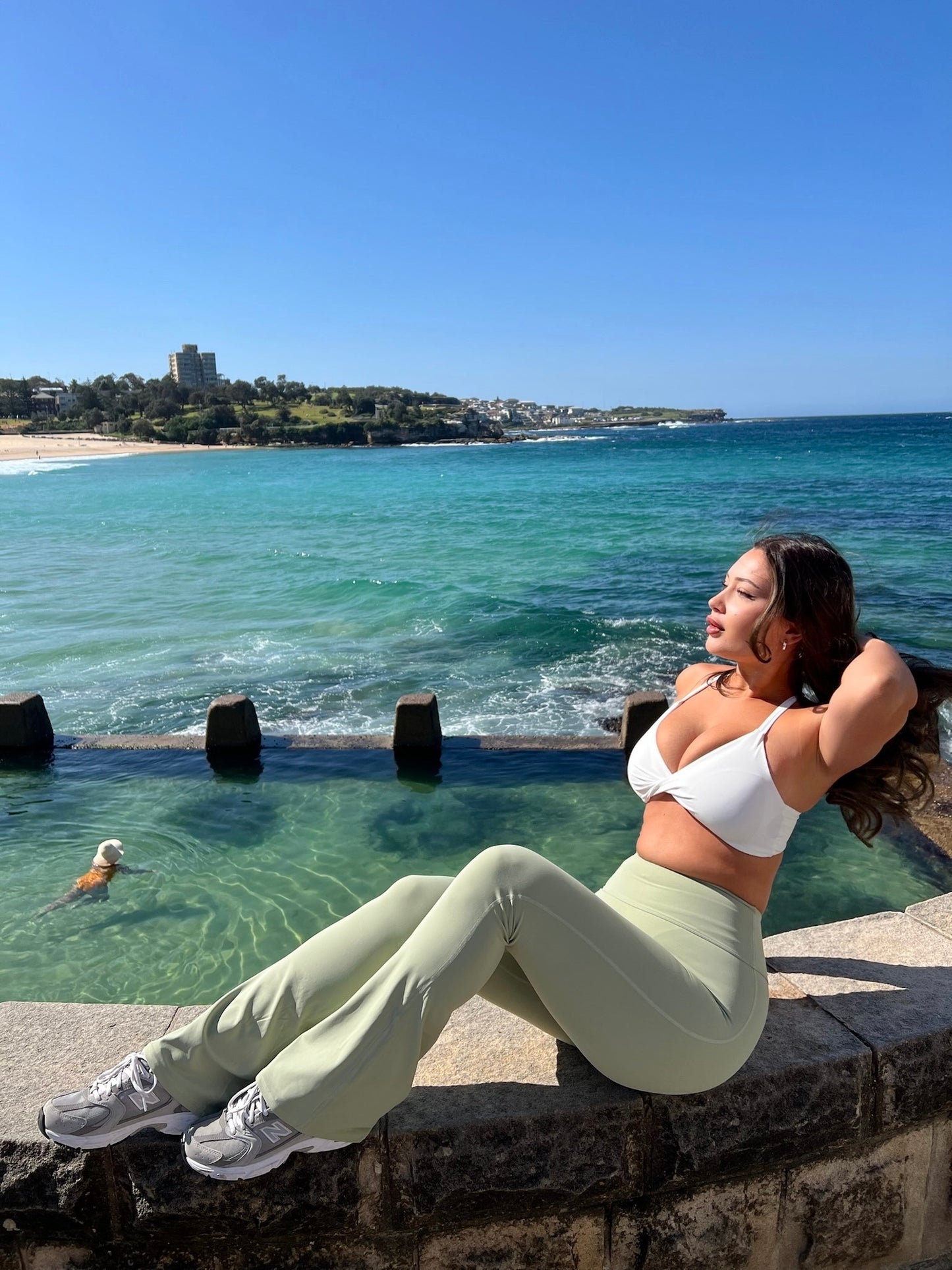 ISLA FLARED LEGGINGS - PISTACHIO