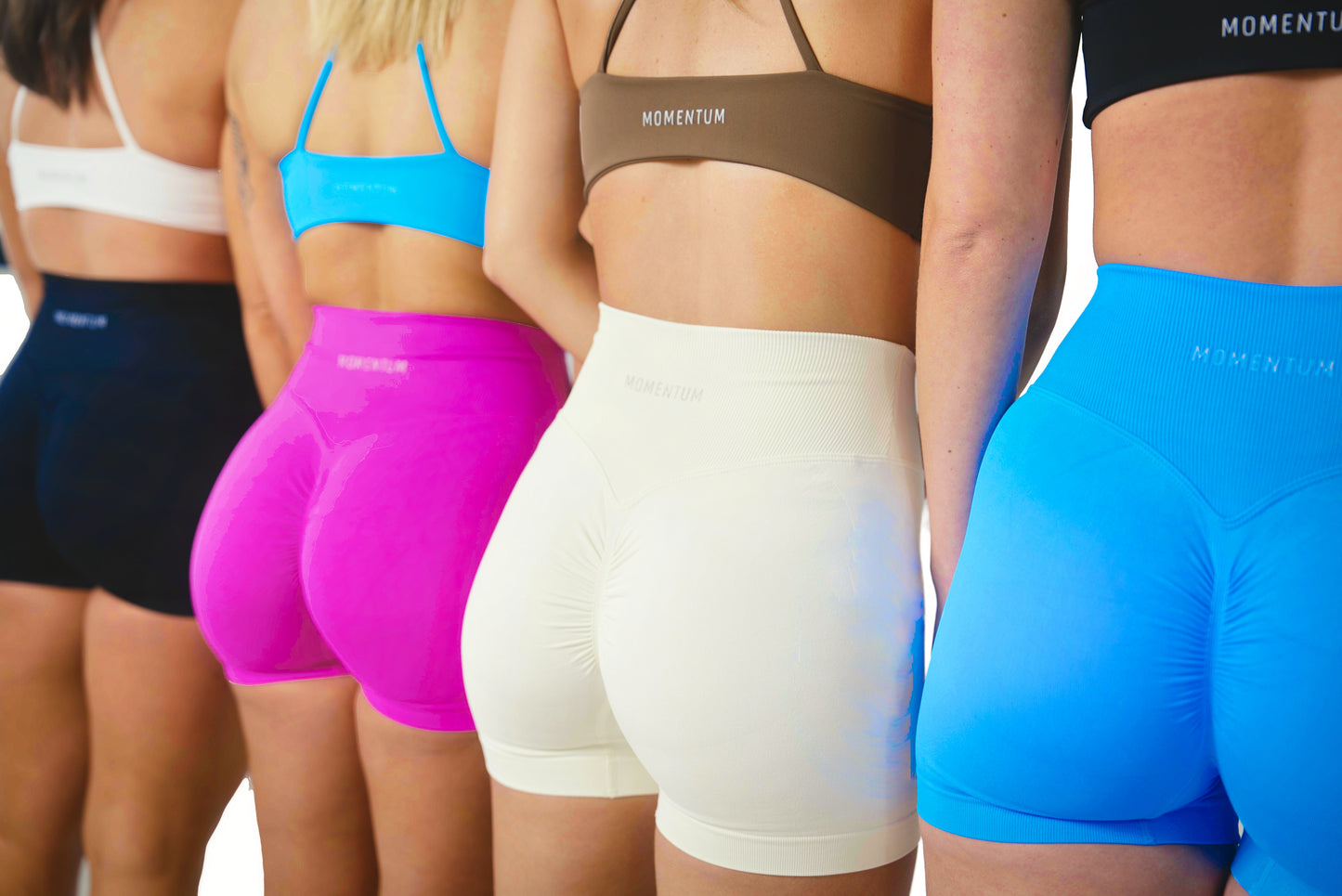 SEAMLESS V SCRUNCH SHORTS - IVORY