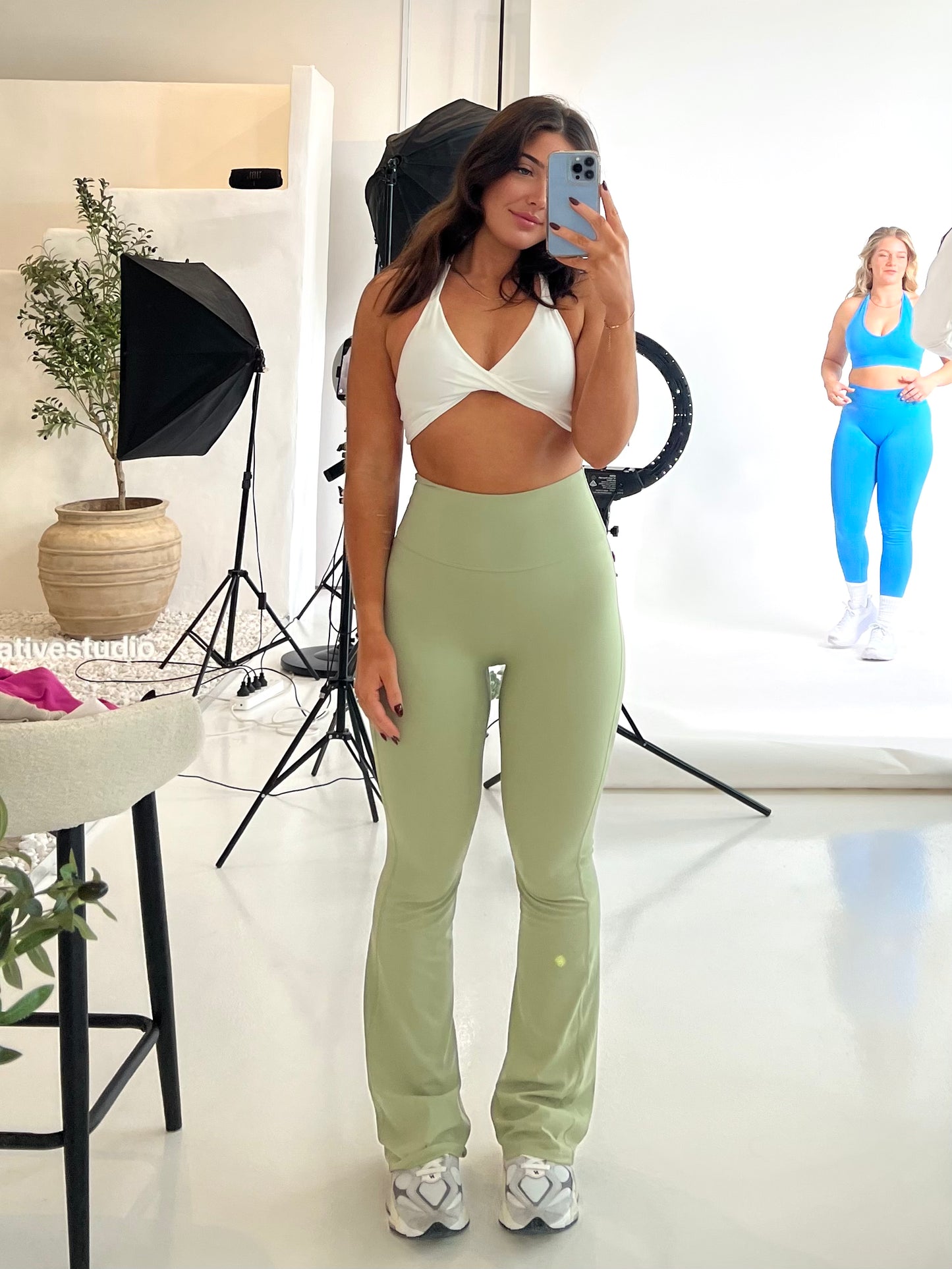 ISLA FLARED LEGGINGS - PISTACHIO