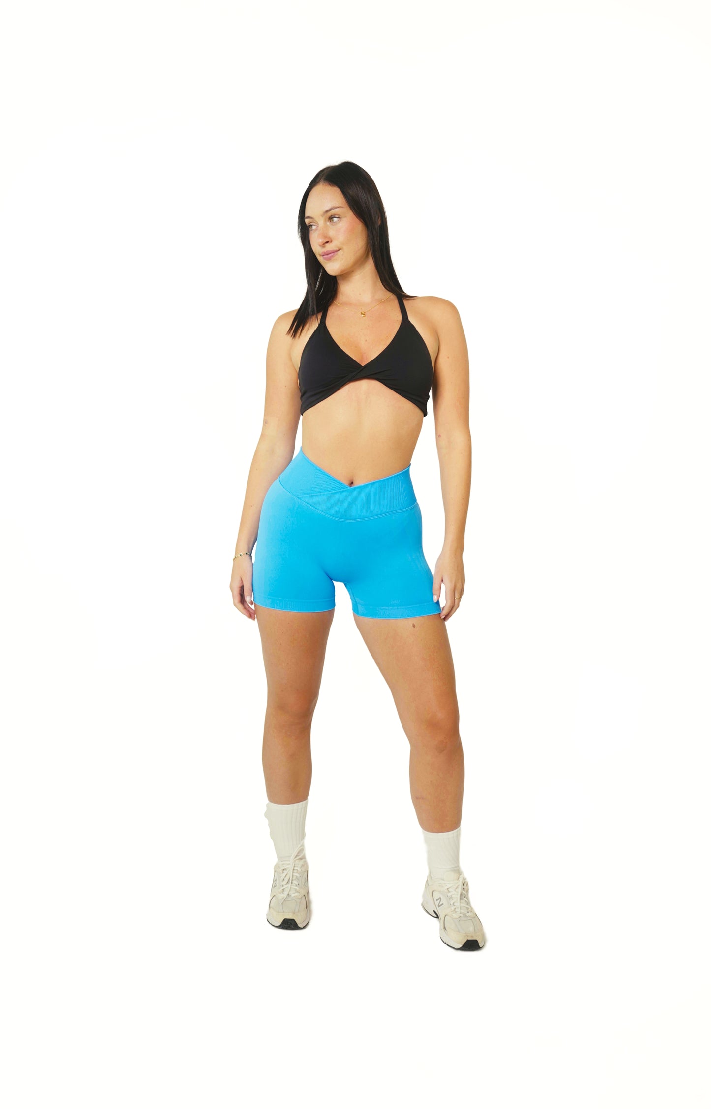 SEAMLESS V SCRUNCH SHORTS - AQUA