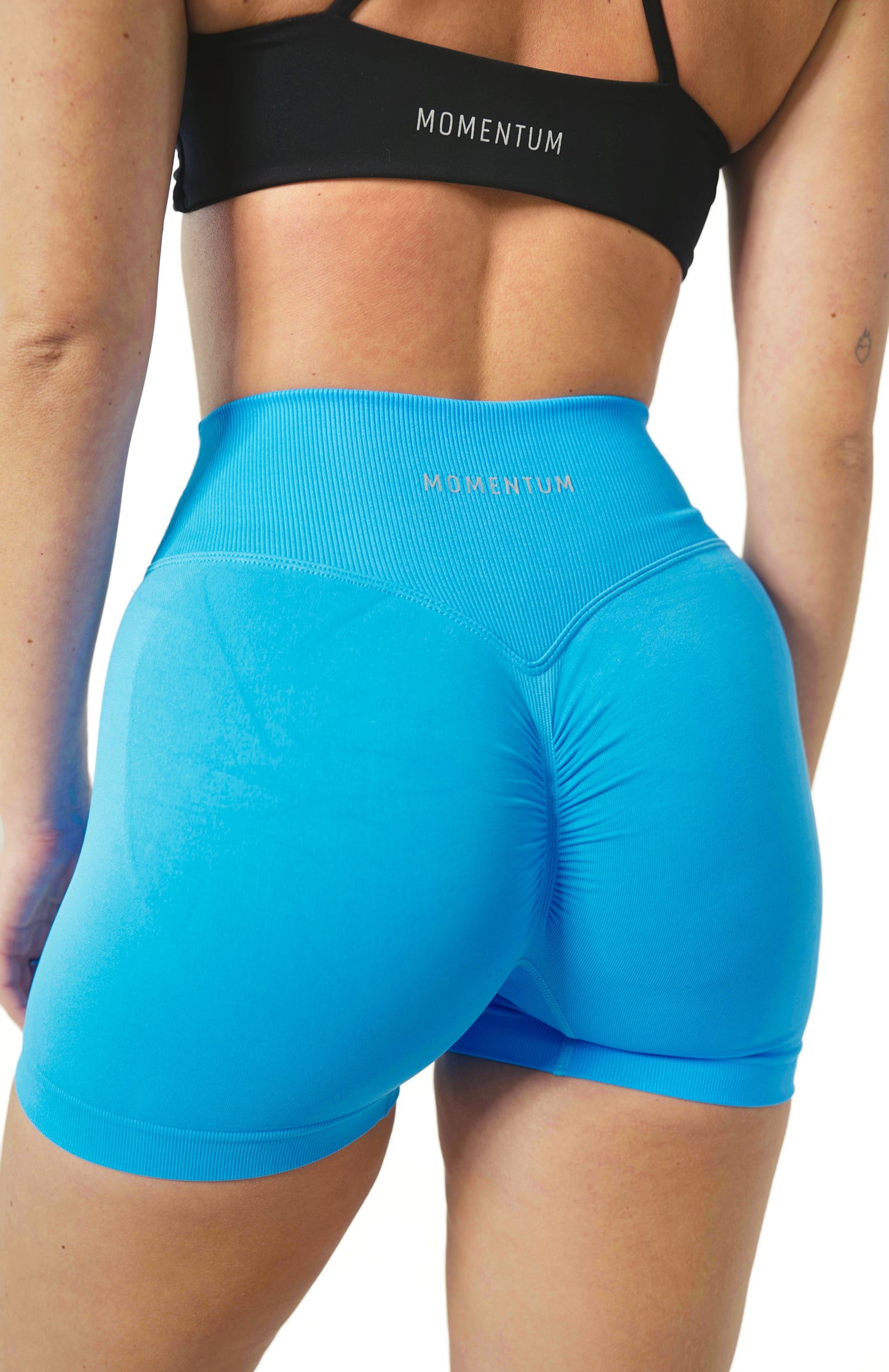 SEAMLESS V SCRUNCH SHORTS - AQUA